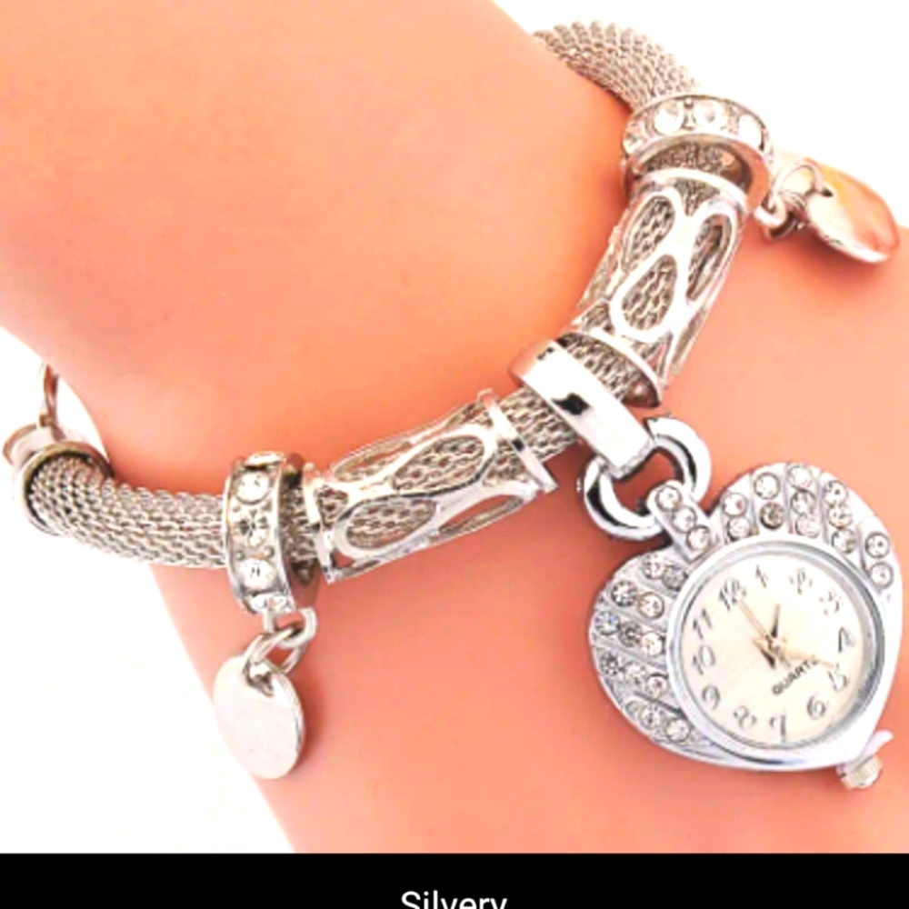 SILVER FASHION WATCH